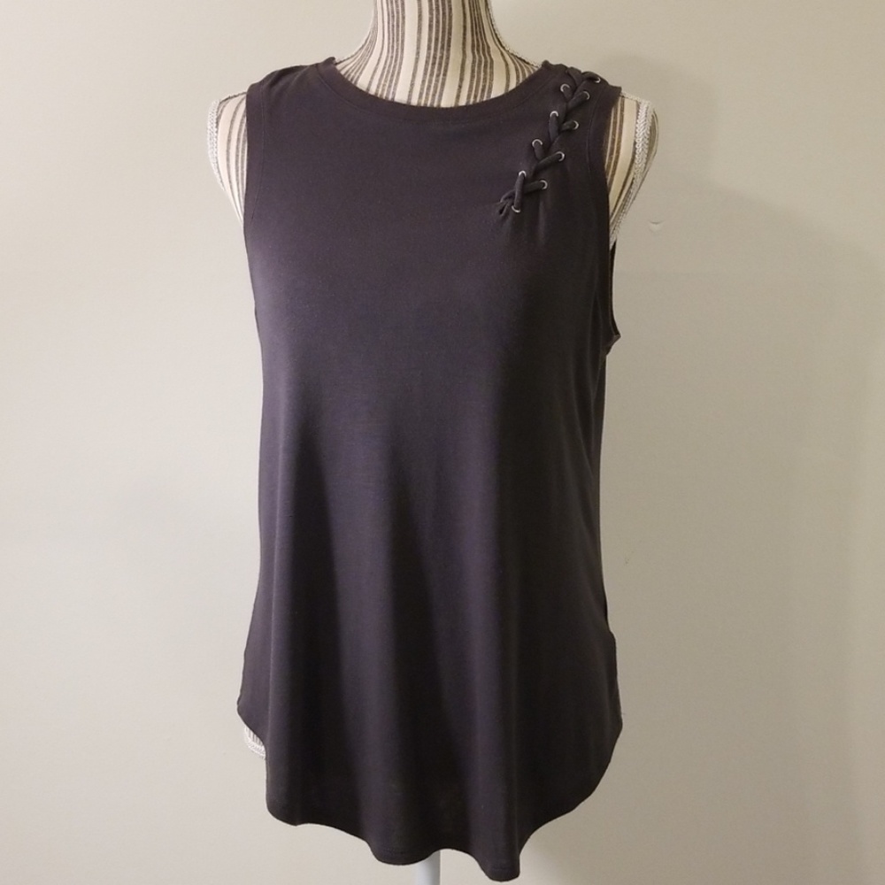Express gray criss-cross design top